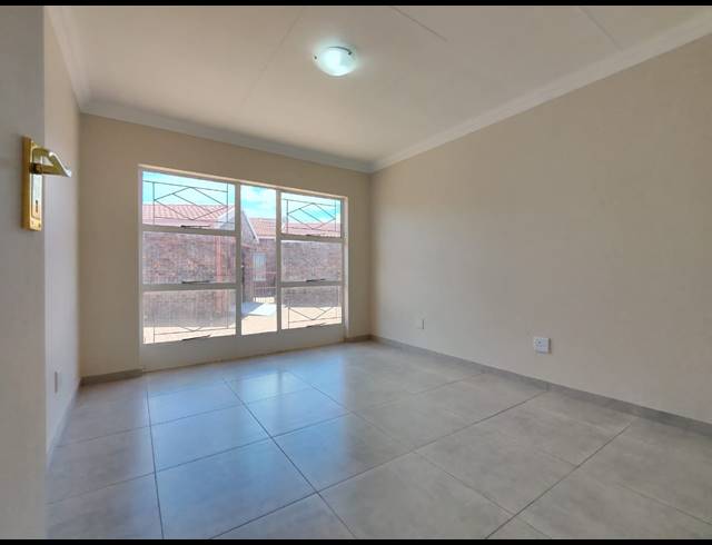 2 BEDROOM TOWNHOUSE FOR SALE IN THREE RIVERS
